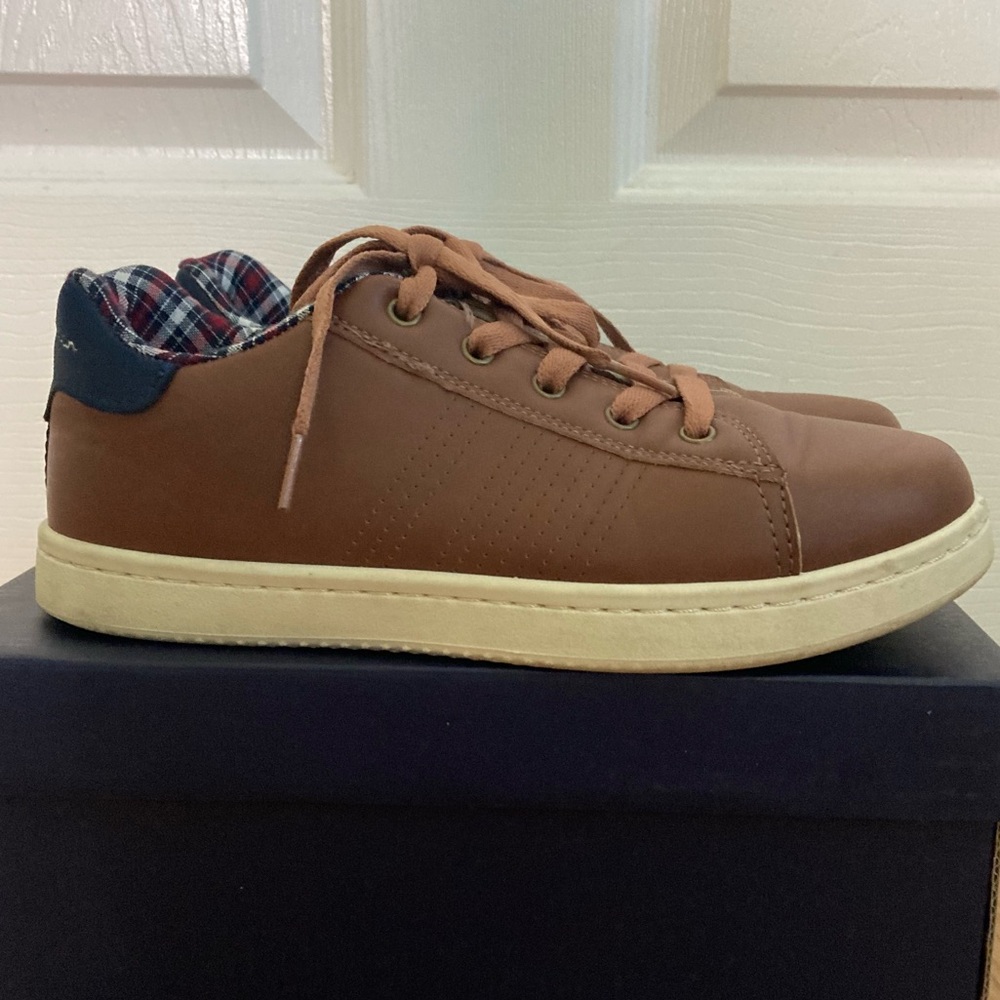 Ben Sherman Size 5 "Hardie" Brown Leather Sneakers - Picture 3 of 8